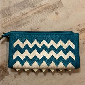 Zigzag print purse